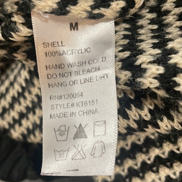 Mono B, size small, two toned, knitted, black/white, crop, long sleeve sweater - Picture 7 of 7